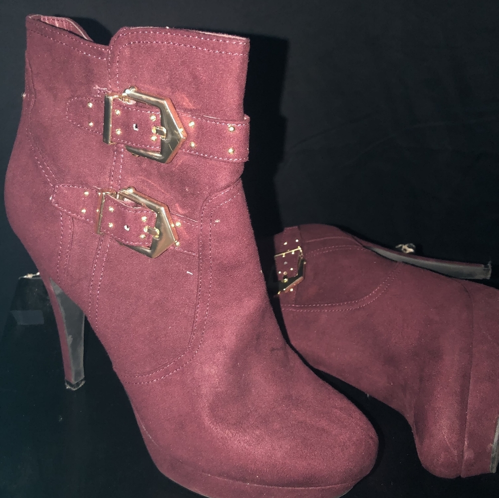 Guess boots
